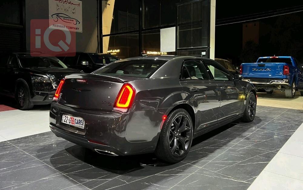 كرايسلر 300